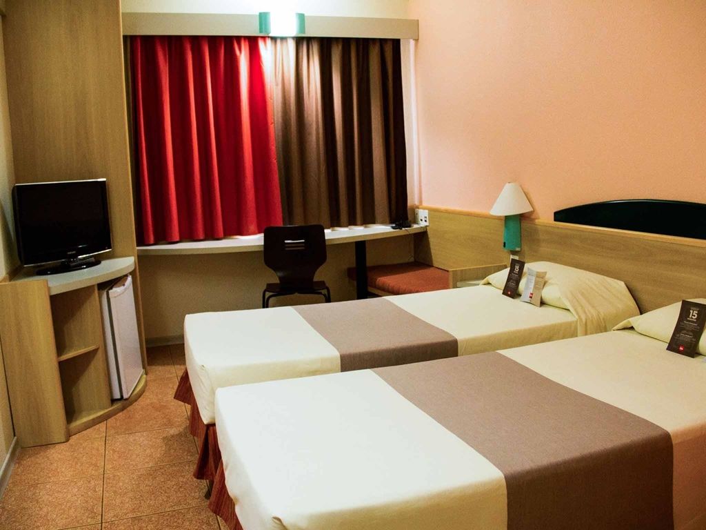 Hotel Ibis Navegantes Itajaí Zimmer foto